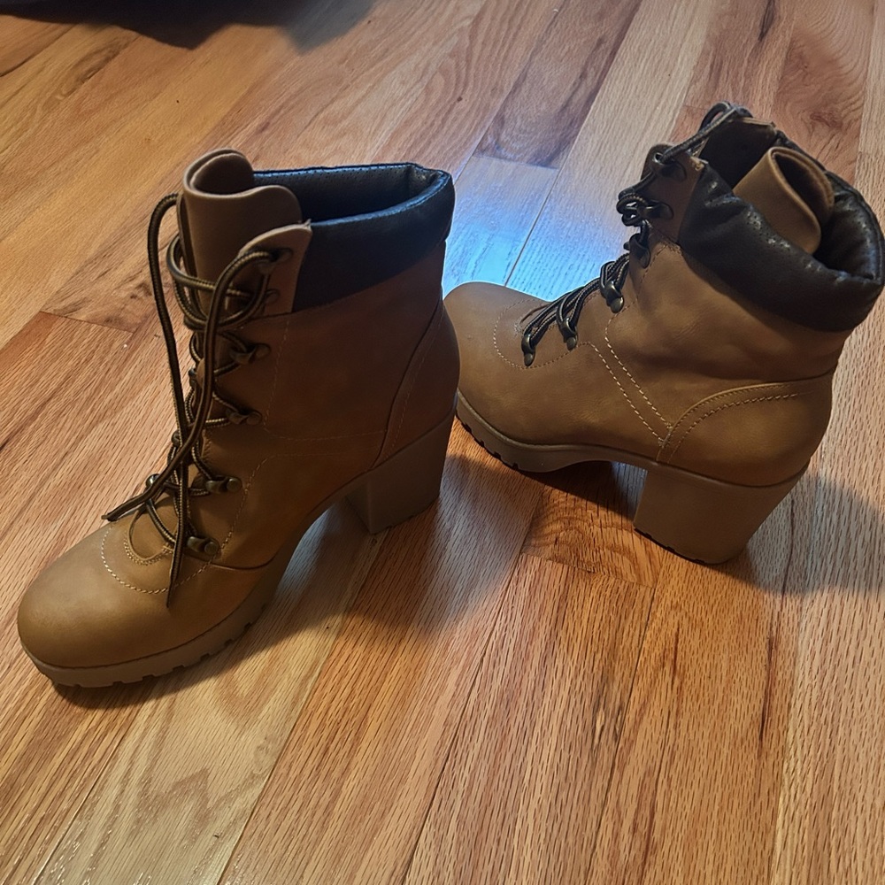 Spring ankle boots 11 never worn